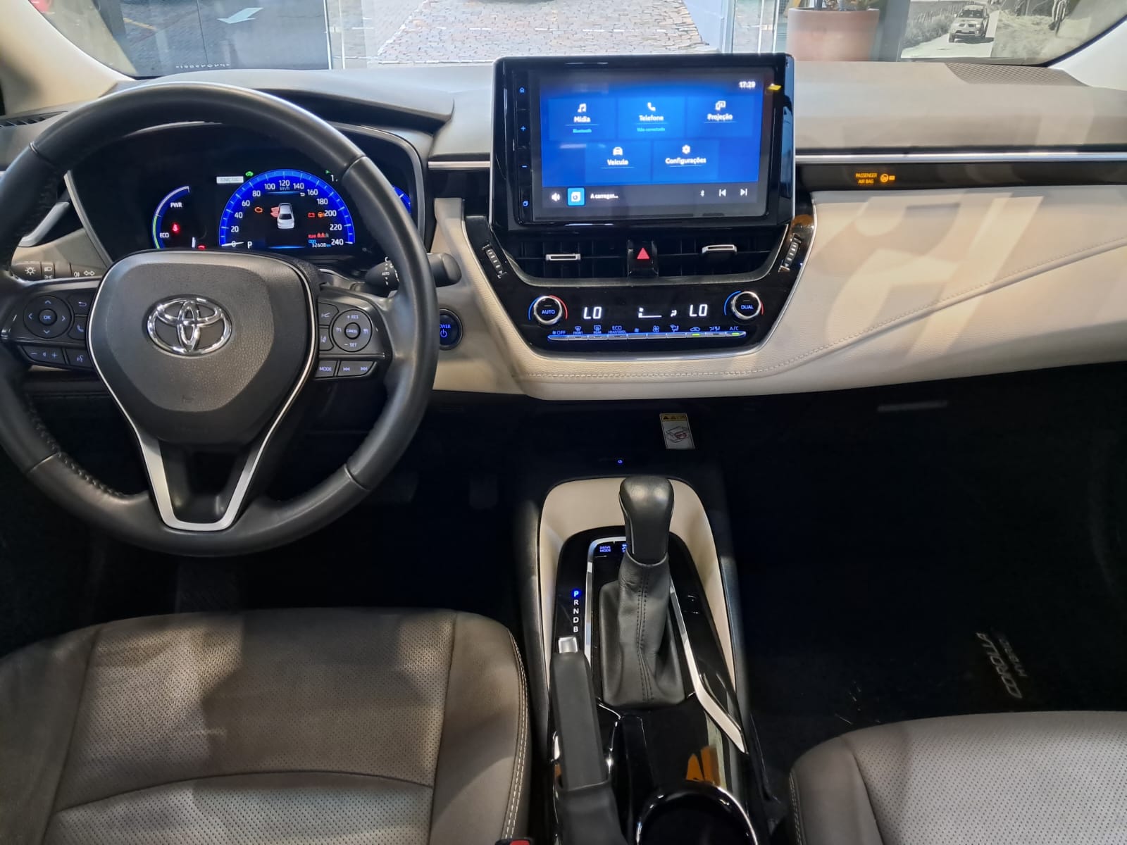 Foto Toyota Corolla Altis Hybrid 2023
